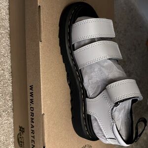 Dr Martens NWT White Klair Sandals big Kids  Size 1